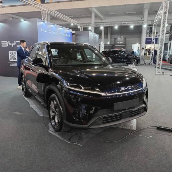 Otvoren prvi prodajno-izložbeni BYD salon u Beogradu