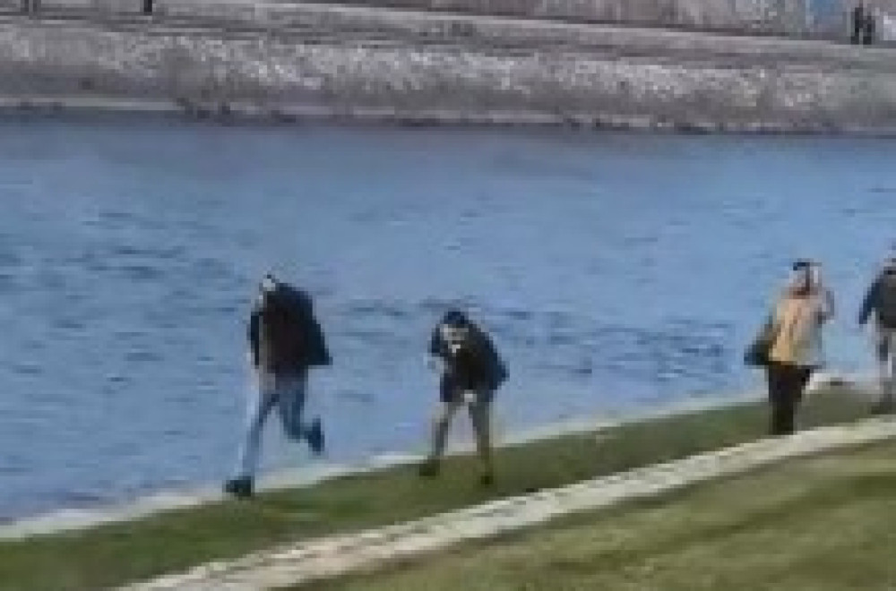 Isplivali snimci nasilja iz Niša: Blokaderi gađaju ljude nasumično, sve se svelo na nasilje VIDEO