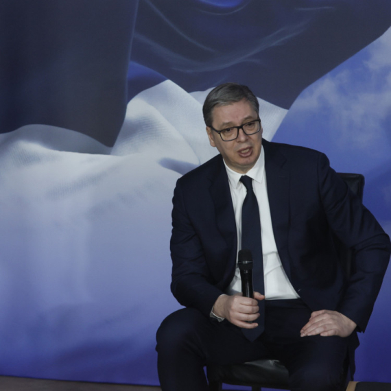 Vučić: "Blokaderi uništavaju srpsku ekonomiju, smanjena stopa rasta"