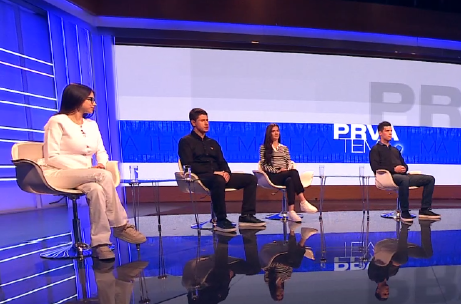 Studenti koji žele da uče na TV Prva poručili: "Ostajemo u Pionirskom parku do ispunjenja zahteva"