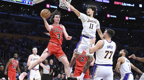 Lebron se vratio, Dončić ubacio 34 – Bulsi razbili Lejkerse 31 razlike!