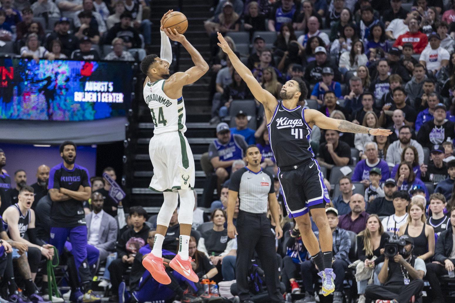 Niksi razbili Denverovog dželata – dominacija Janisa u pobedi Milvokija