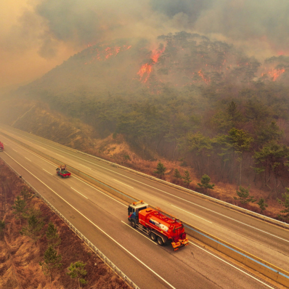 Kritično je; Sve gori