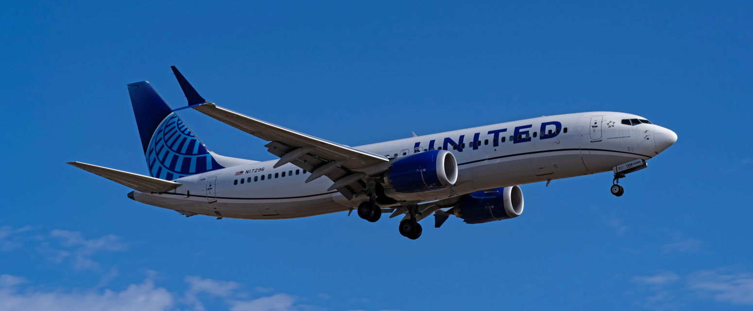 Avion Junajted erlajnsa izveo nagli manevar: Ima povređenih putnika