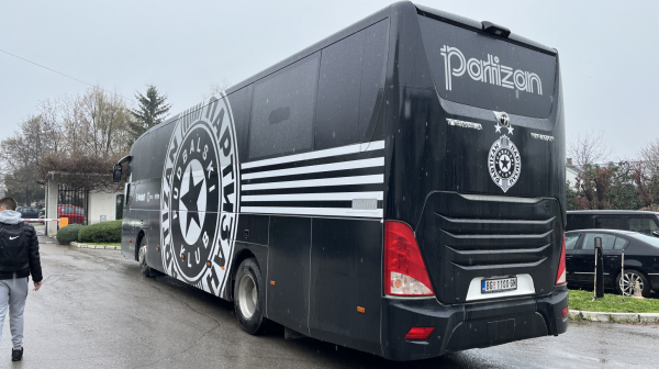 Partizan ima novi autobus FOTO
