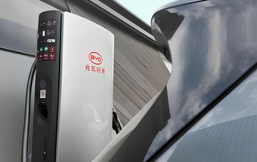 BYD nadmašio Teslu: Ima punjač četiri puta brži od Superchargera?!