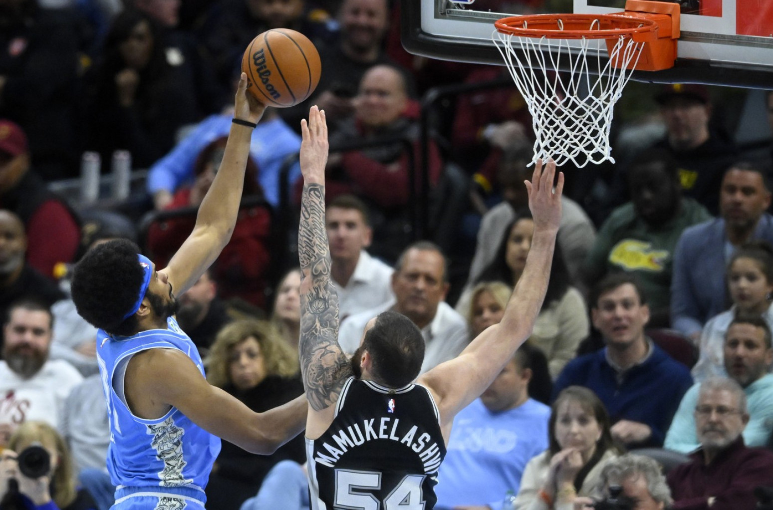 Kavalirsi nastavili dominaciju na Istoku – "bejbi Jokić" briljirao VIDEO