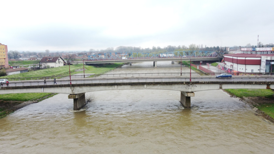 Važan apel za građane: Sklonite se iz svojih objekata na vreme; Vodostaj reka u porastu FOTO