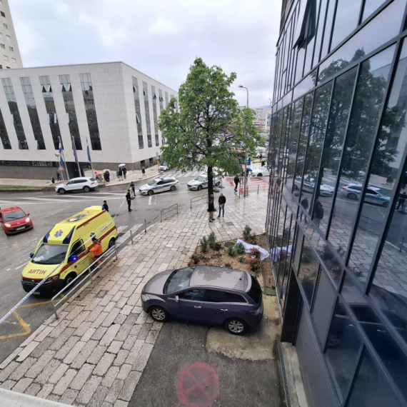 Preokret u slučaju opljačkane banke: Napadač posle uzetog plena pucao u sebe