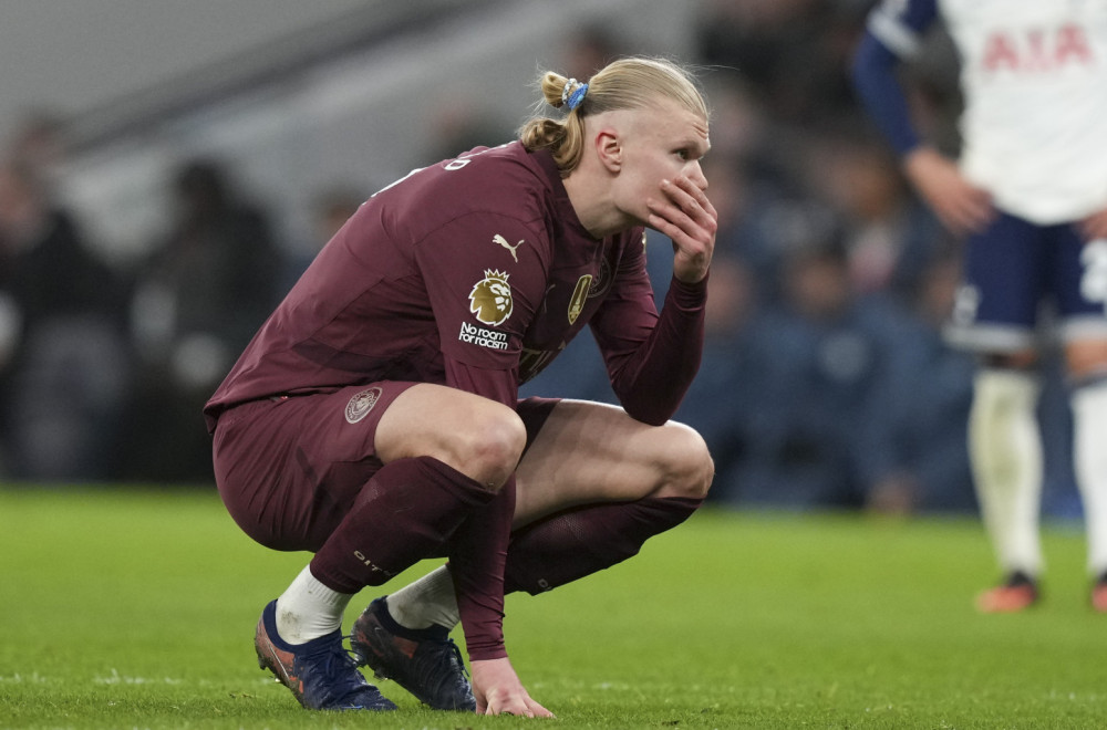 Maskota Sitija optužila Halanda: "Udario me je, povraćala sam!"