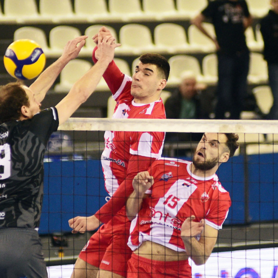 Spektakularan derbi – Zvezda posle preokreta povela u seriji protiv Partizana