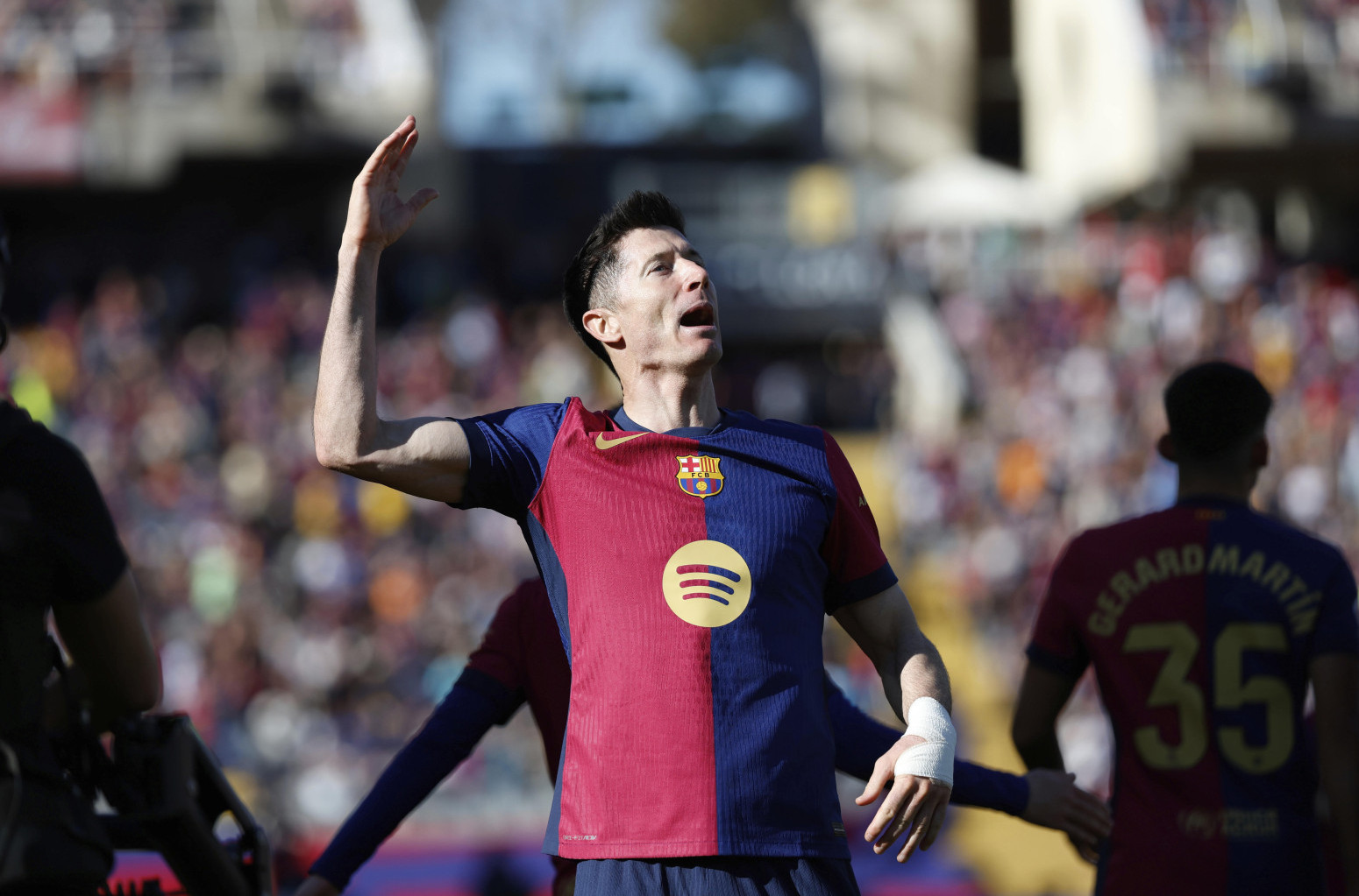 Barsa zabrinula u katalonskom derbiju – onda je Levandovski stupio na scenu