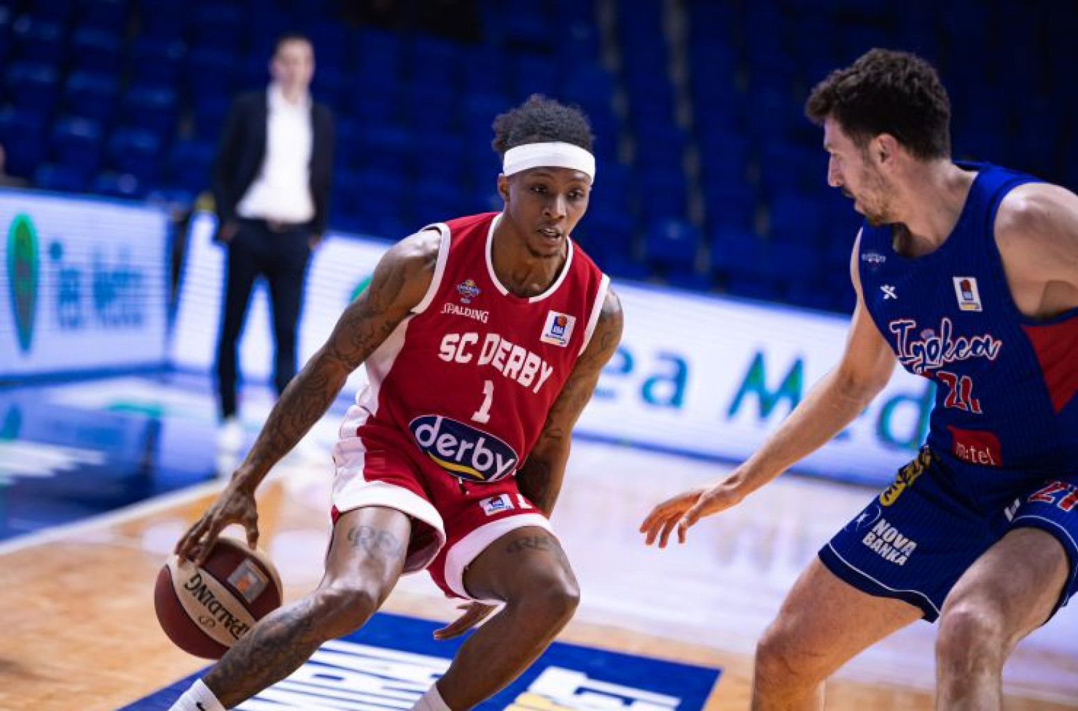 Drama u Podgorici: "Studenti" srušili Igokeu