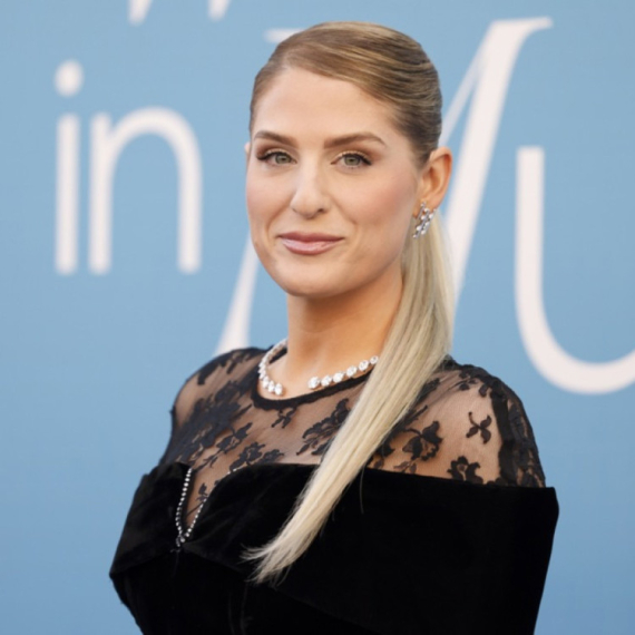 Pevačica prestala da pije kafu nakon saveta vidovnjakinje: "Bilo je teško" FOTO