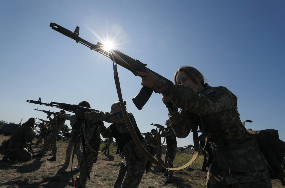 Obavezan vojni rok za žene?