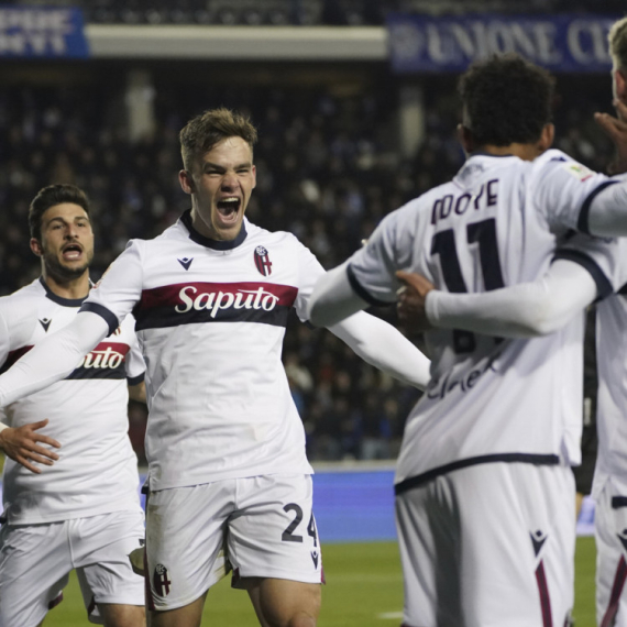 Strašna Bolonja jednom nogom u finalu Kupa