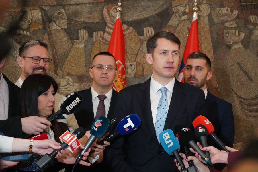 Konsultacije o mandataru: Vučić se sastao sa predstavnicima Ruske stranke i SVM, Zukorlićem i Žigmanovom FOTO