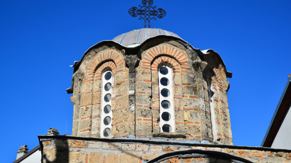 Obijen hram Svetog Dimitrija u severnom delu Kosovske Mitrovice i ukraden novac