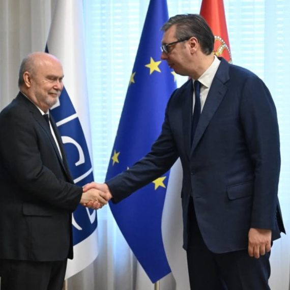 Vučić s generalnim sekretarom OEBS-a Feridunom Sinirliogluom: Srbija i dalje snažno podržava stabilnost FOTO