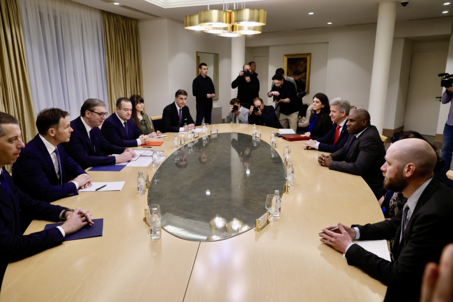 Vučić se sastao sa Lamijem: Odnosi dve zemlje unapređeni; Potpisani važni bilateralni dokumenti FOTO