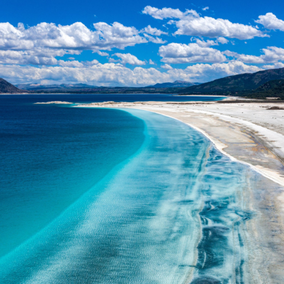 Ovo lekovito jezero smatra se "turskim Maldivima": Istraživala ga je i NASA FOTO
