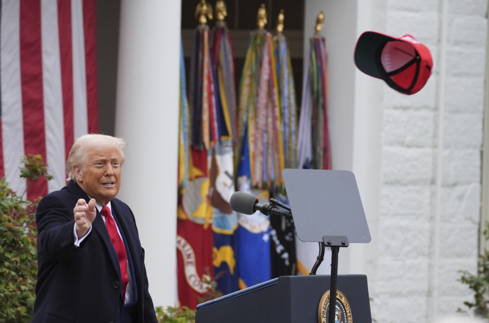 Tramp: Stupaju na snagu tačno u ponoć – carine važe za sve; Na listi i Srbija FOTO