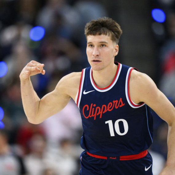 Bogi "cepao" trojke VIDEO