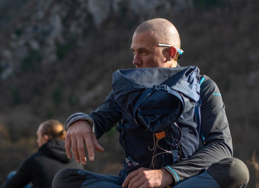 Uči Srbe i Crnogorce kako da prežive:  Ruski neustrašivi avanturista oduševljen našim narodom FOTO