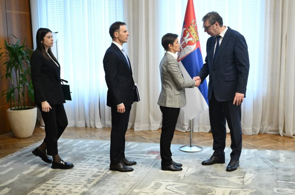 Konsultacije o mandataru, dan drugi: Vučić se sastao sa predstavnicima SPS i SNS; FOTO