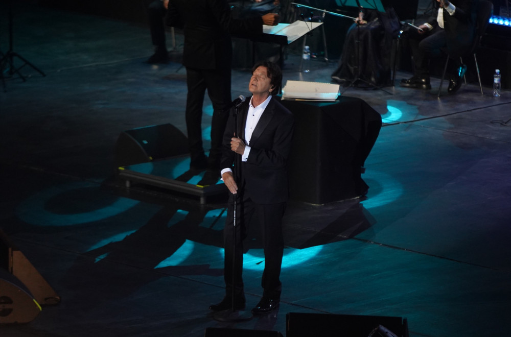 Pre pola veka Zdravko Čolić osvojio je sve ovom pesmom: I dalje je mnogima omiljena VIDEO