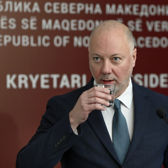Rosen Željazkov može da odahne: Vlada prošla važan test