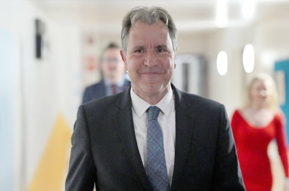 Uhapšen političar, sumnjiči se za zločine nad decom; Odmah suspendovan FOTO