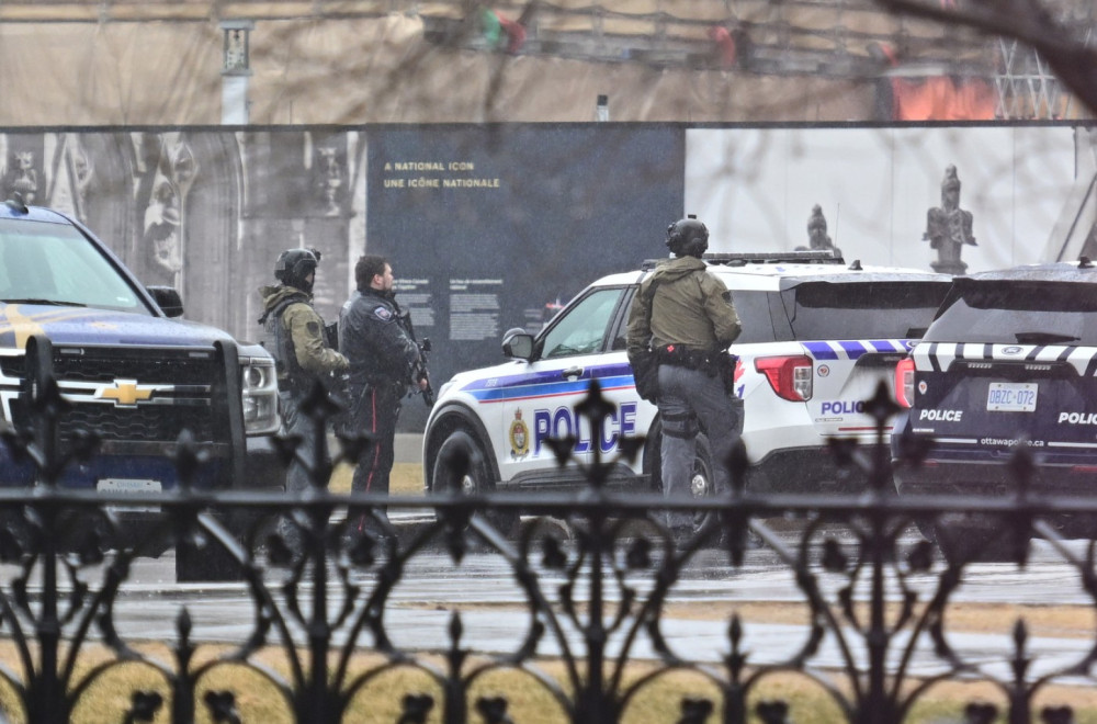 Zaključajte sva vrata i sakrijte se; Izdato upozorenje, jake policijske snage na terenu; Panika u Otavi FOTO
