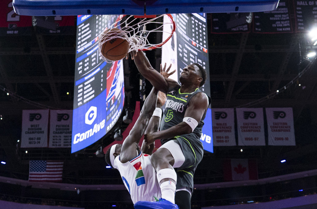 "Brutalno" zakucavanje Edvardsa – preko Jabuselea i Bone VIDEO