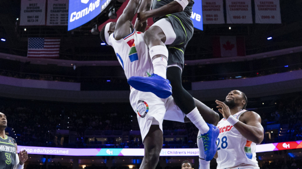 "Brutalno" zakucavanje Edvardsa – preko Jabuselea i Bone VIDEO