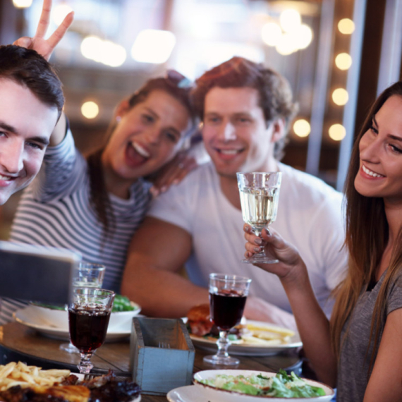 Oni su pravi "društveni leptiri": Ove horoskopske znakove svako želi u svom društvu