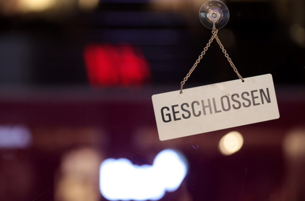 Nemački gigant nakon 100 godina zatvara desetine poslovnica?