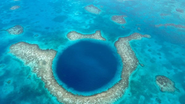 Mesto koje se vidi i iz svemira: Priča o neobičnom fenomenu u srcu Kariba FOTO