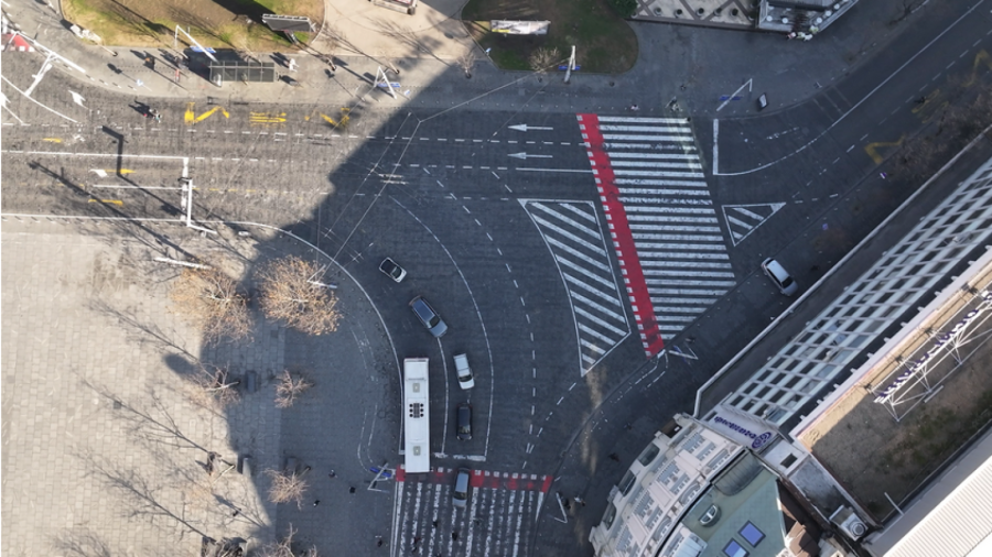 Novo saobraćajno rešenje u centru grada: U toku radovi na kružnom toku na Trgu republike FOTO