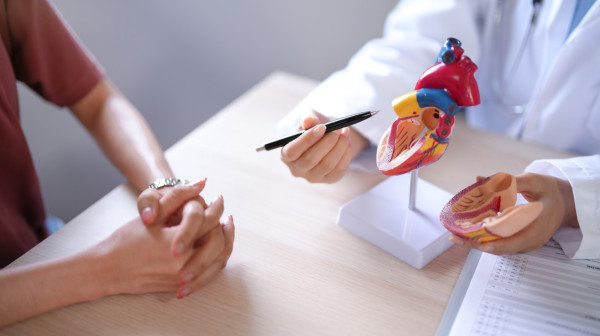 Redovno merenje pulsa je izuzetno važno: Kardiolog otkriva kako pravilno da ga proverite VIDEO