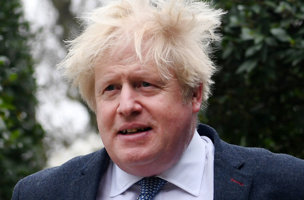 Borisa Džonsona napao noj; Sa njim bilo i dete, sve je snimljeno VIDEO