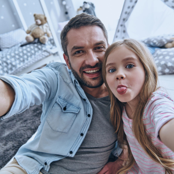 Muškarci koji imaju ćerke žive duže? Iznenadiće vas najnoviji podaci