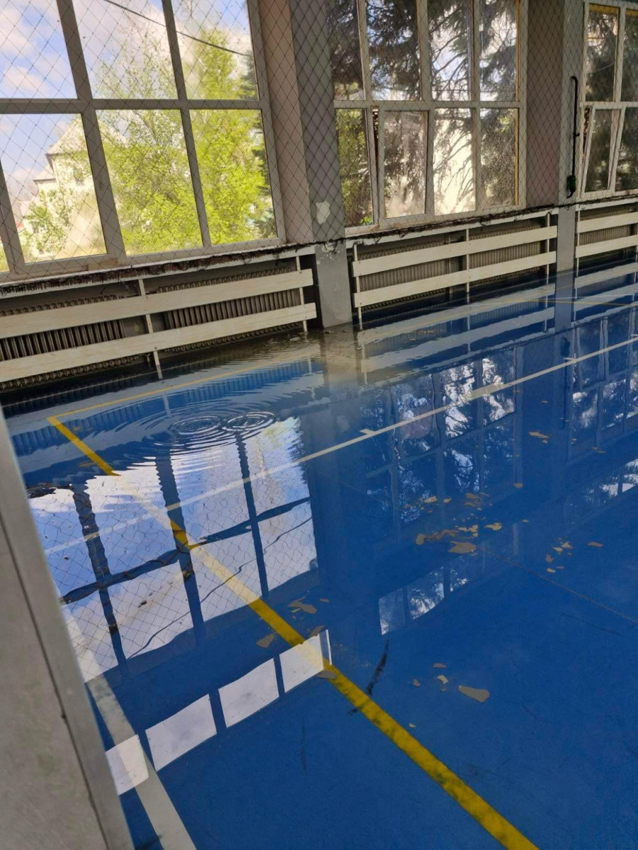 Nemar blokadera doveo do poplave u školi u Novom Sadu FOTO