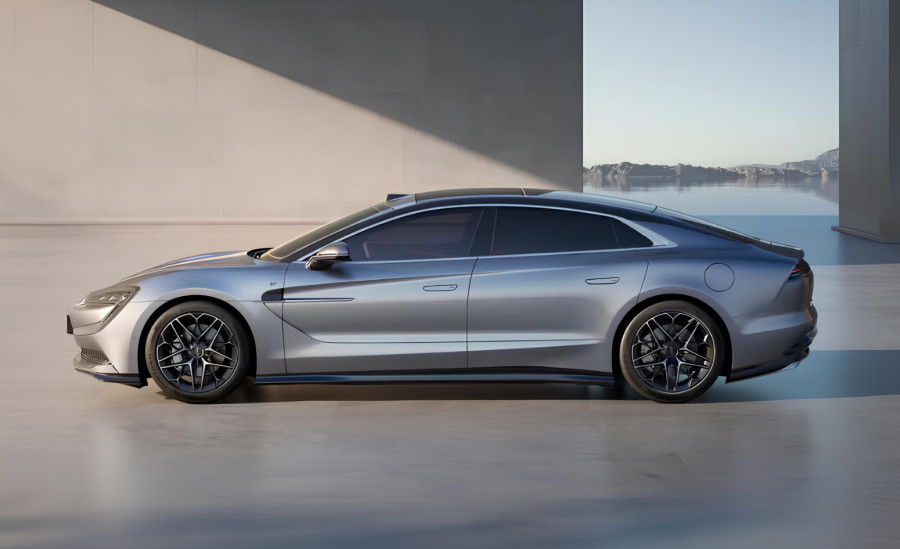 Kinezi ruše Ferrari i Bentley: BYD dovodi brutalni Yangwang u Evropu