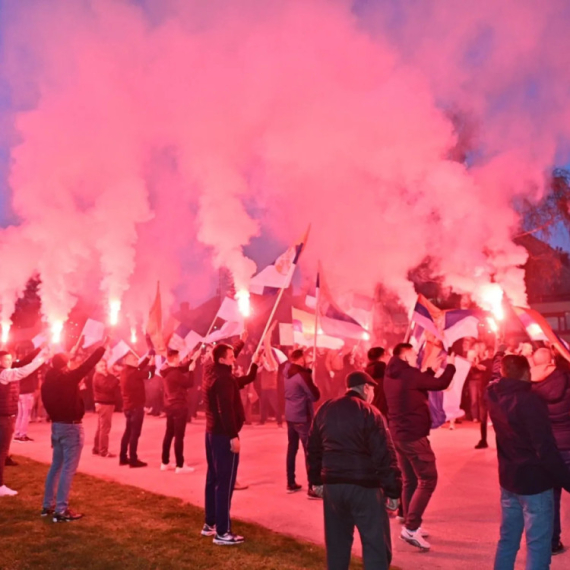 Srbi sa KiM idu ka Beogradu; Veličanstveni doček u Čačku; Velika podrška naroda FOTO/VIDEO