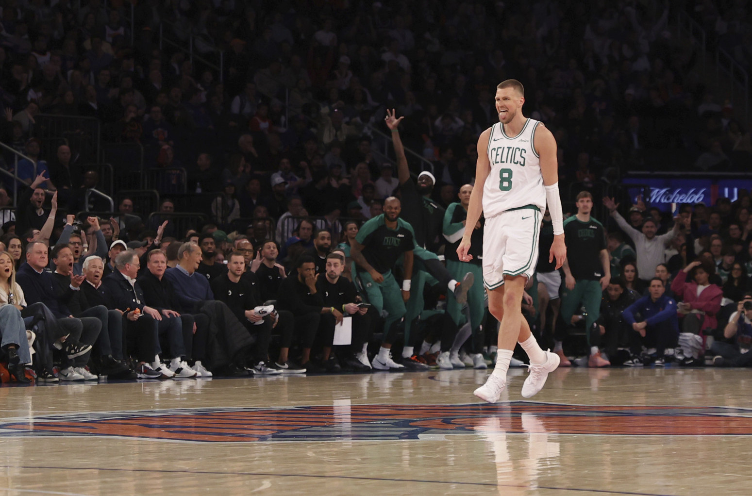 Trijumfalan povratak Porzignisa u "MSG" – Niksi pali posle produžetka VIDEO