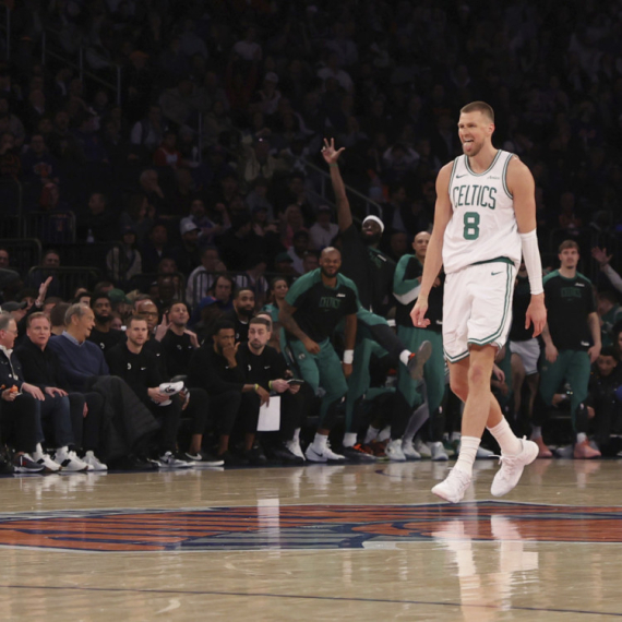 Trijumfalan povratak Porzignisa u "MSG" – Niksi pali posle produžetka VIDEO