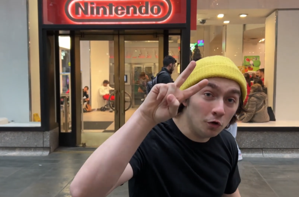 Stao u red dva meseca ranije: Jutjuber jedva čeka novu konzolu VIDEO