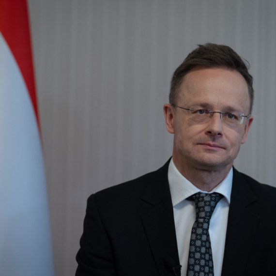 Sijarto direktan: "Ceo svet želi mir u Evropi, osim..."