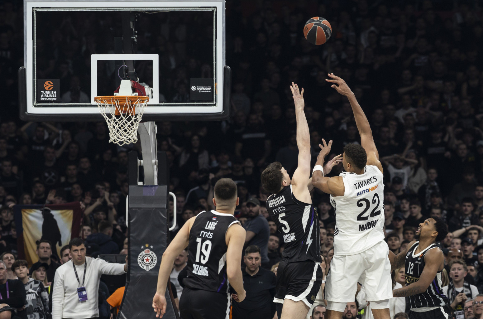 Tavares: "Imao sam težak dan"; "Možda su mislili da će lopta drugome" VIDEO